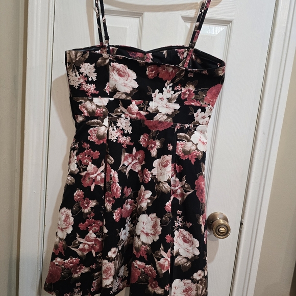 Floral Dress - Picture 4 of 5